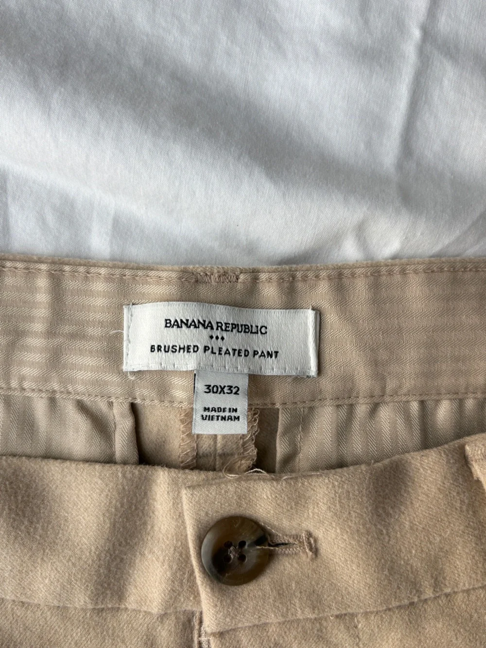 Banana Republic Tan Straight-Leg Pleated Chinos